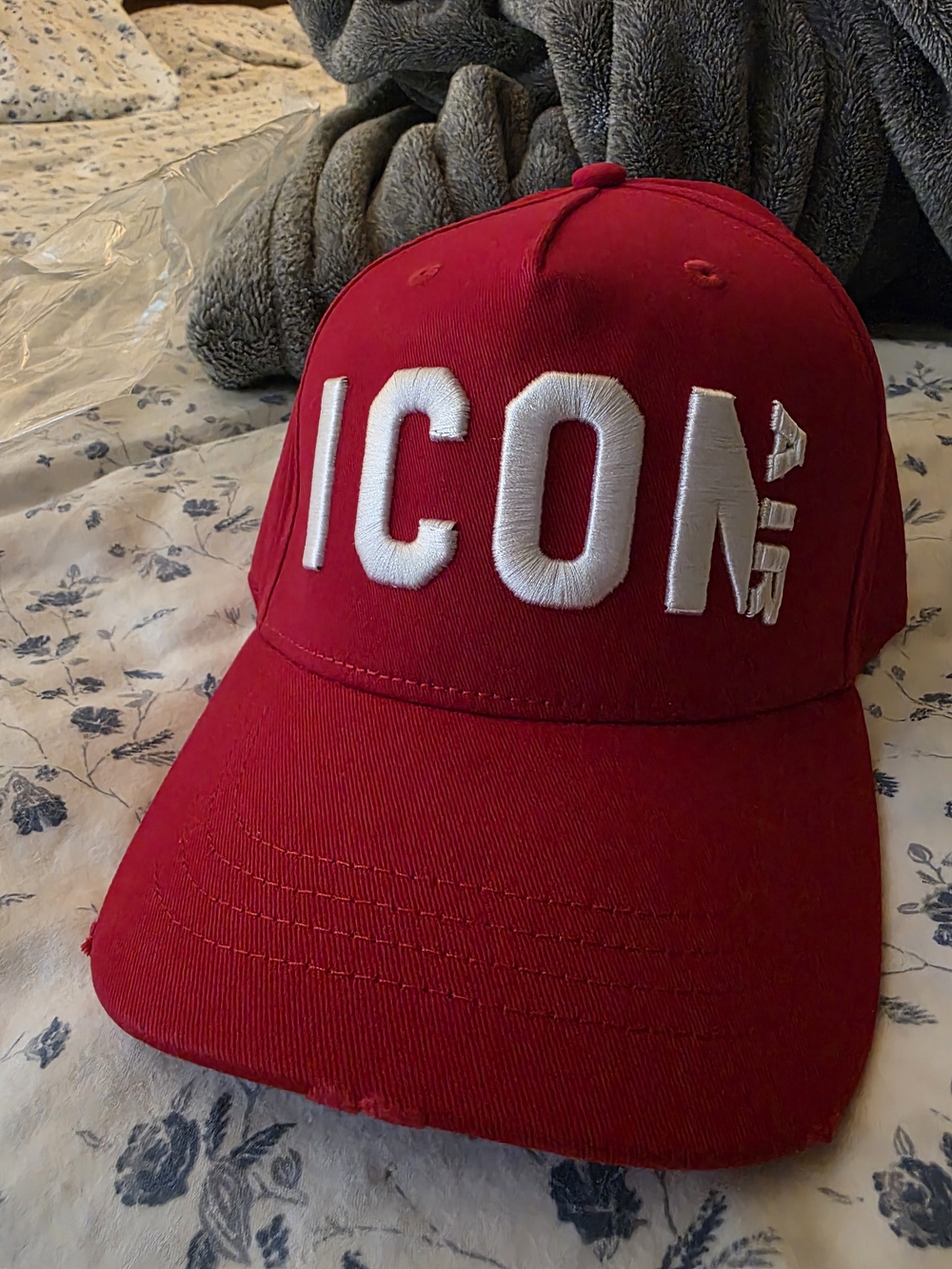 Authentic Dsquared2 red canvas baseball hat from signature 'ICON' collection NWT